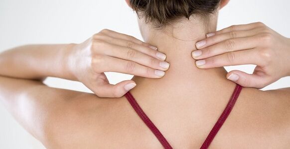 kaklo skausmas dėl osteochondrozės